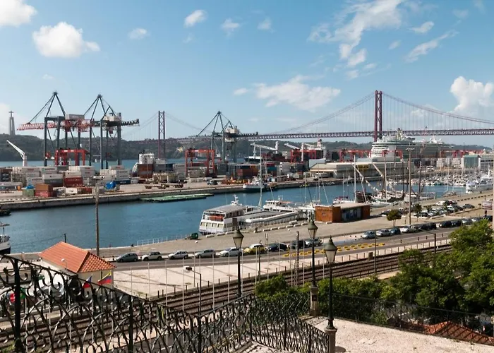 Akicity Santos Lime شقة